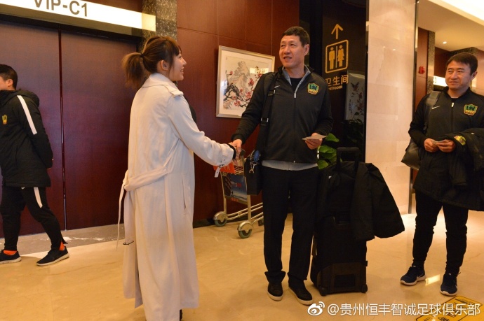 易边再战，福登打进世界波，阿尔瓦雷斯点射反超，皮克福德出球失误送礼B席兜射破门传射建功，福登远射中柱。